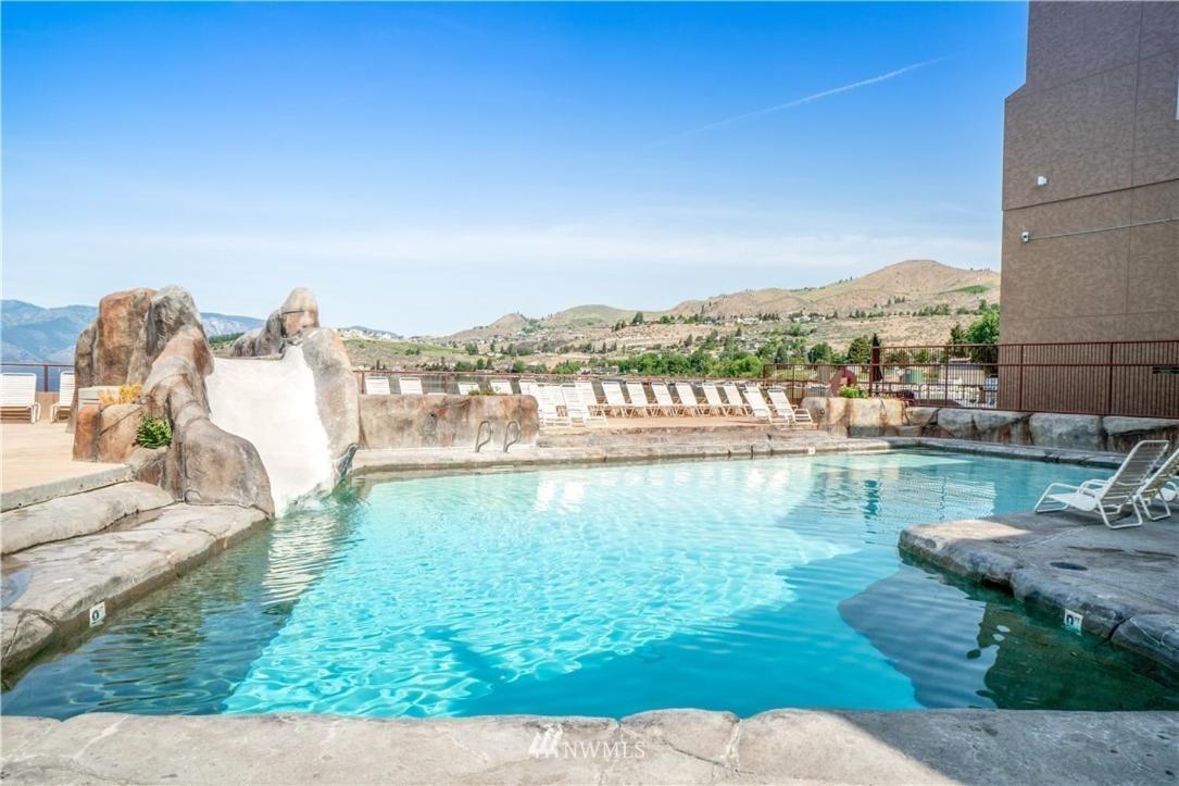 Grandview Lake Chelan- Waterfront View, Pool, Hot Tub, Golf, 1 Min To Downtown Экстерьер фото